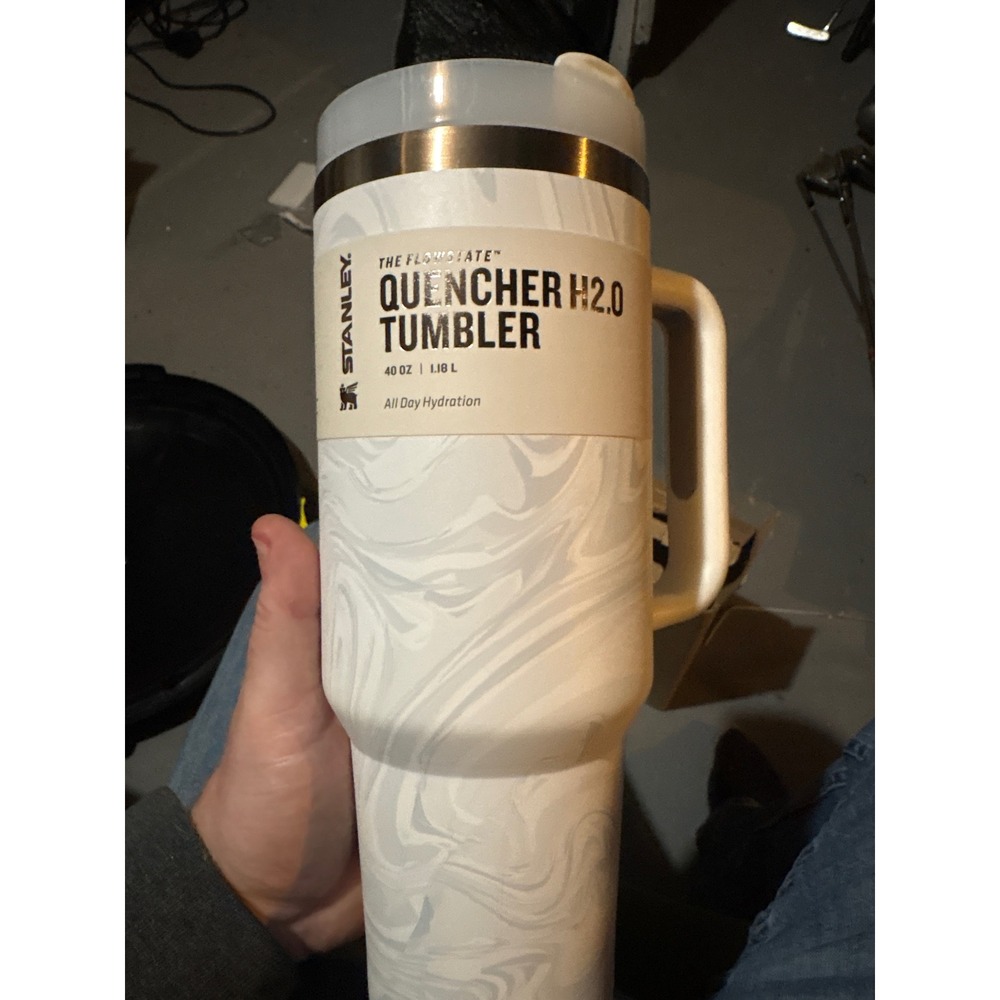 Stanley The FlowState Quencher H2.0 Tumbler 40oz Cream Marble Swirl New